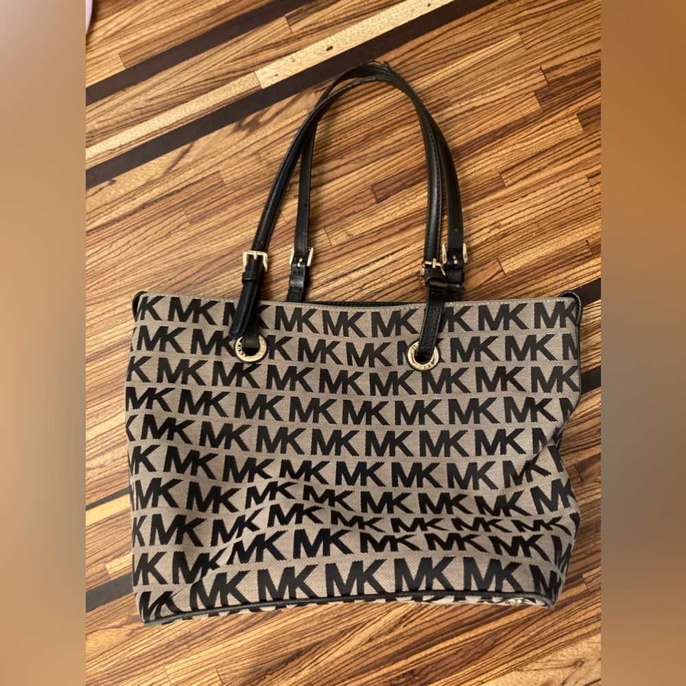 Michael Kors tote
